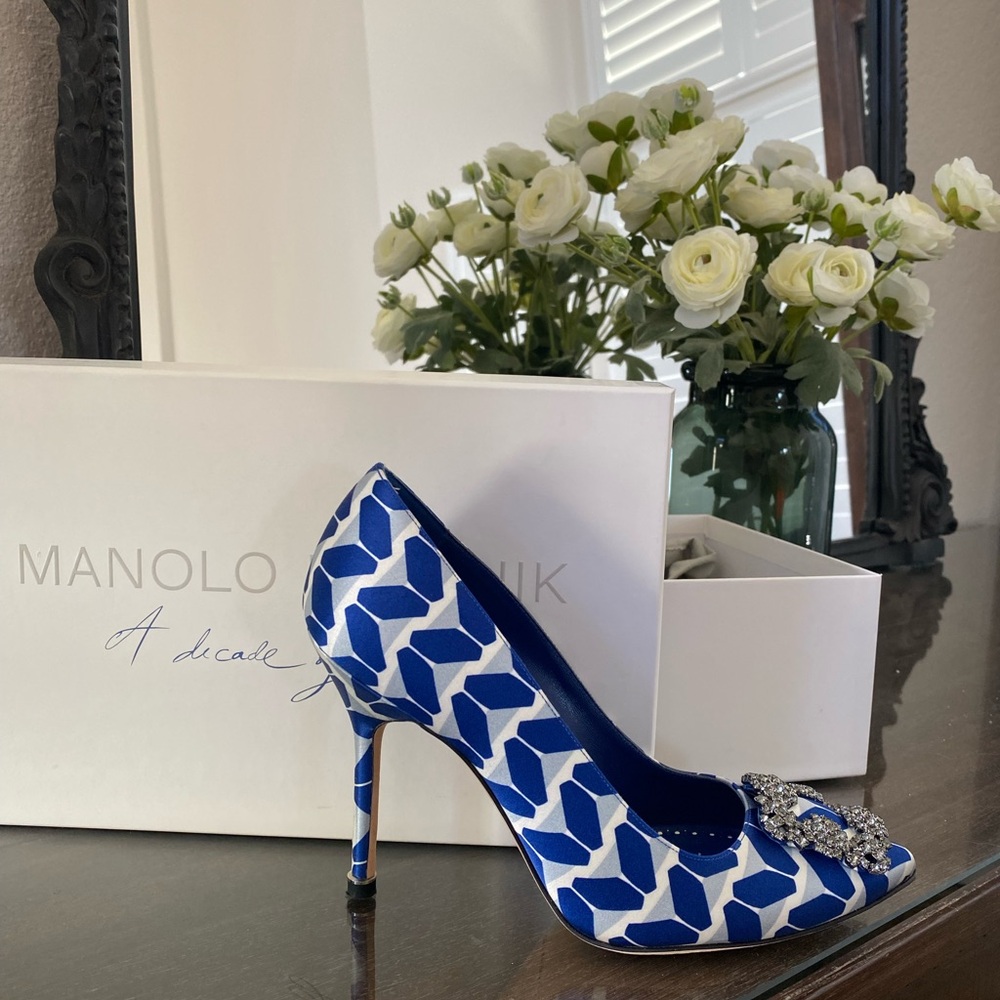 Manolo Blahnik Hangisi Cosmo Heels
